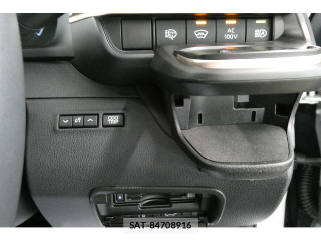 Toyota Crown Sports 2024-07 8313963-25