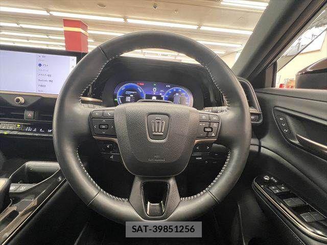 Toyota Crown Sports 2024-05 8313980-9