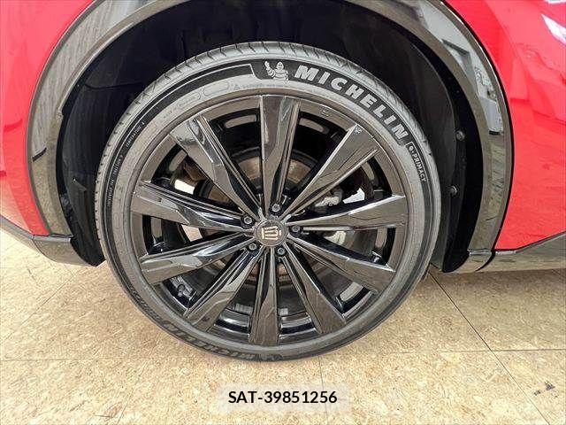 Toyota Crown Sports 2024-05 8313980-23
