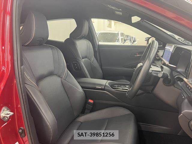 Toyota Crown Sports 2024-05 8313980-6