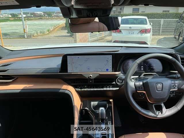 Toyota Crown Sports 2025-11 8313970-13