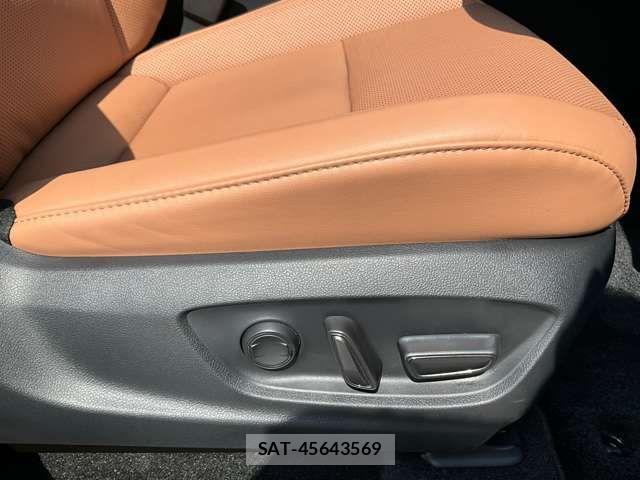Toyota Crown Sports 2025-11 8313970-22