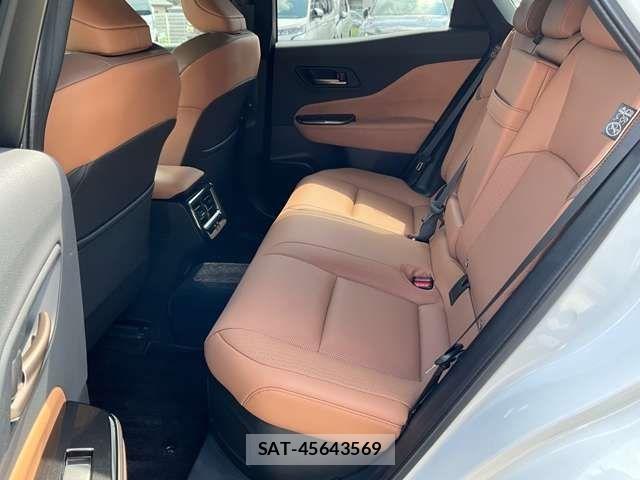 Toyota Crown Sports 2025-11 8313970-24