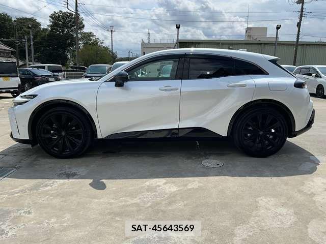 Toyota Crown Sports 2025-11 8313970-3