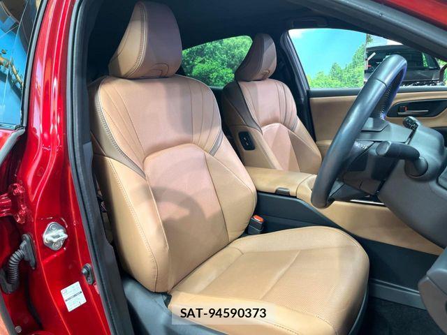 Toyota Crown Sports 2024-02 8335403-10