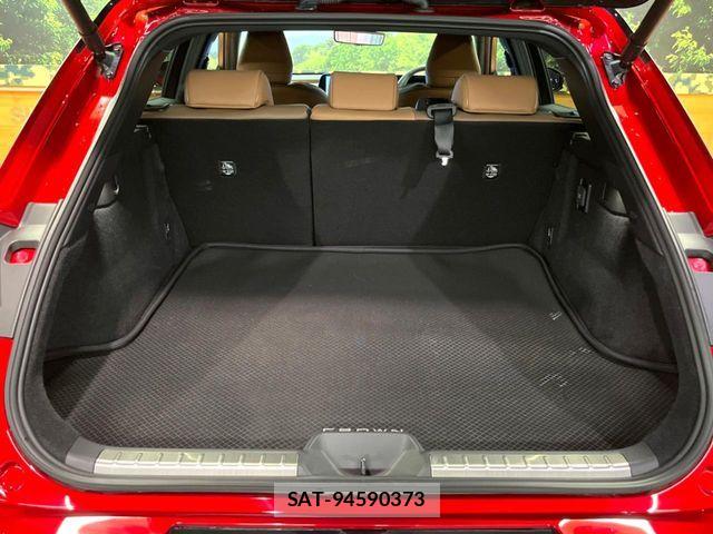 Toyota Crown Sports 2024-02 8335403-12