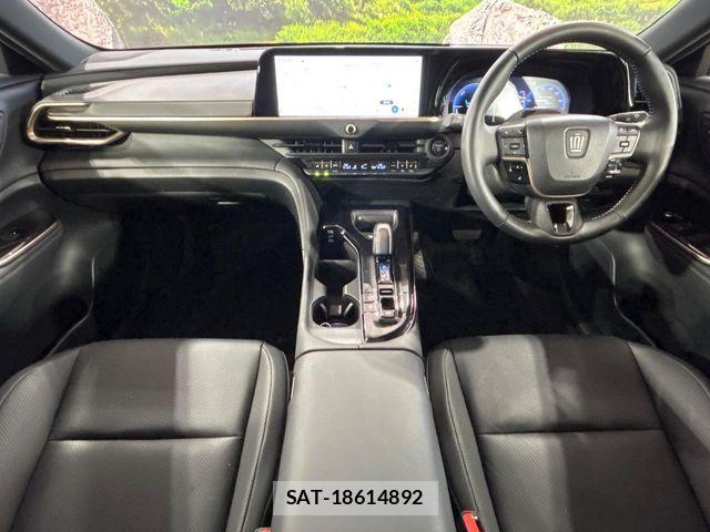Toyota Crown Sports 2024-02 8335401-1