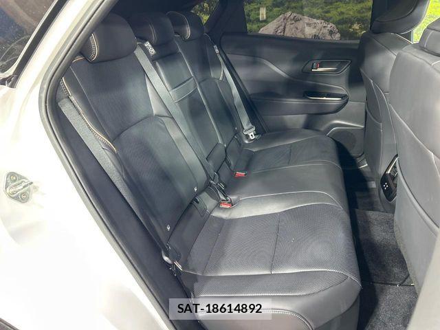 Toyota Crown Sports 2024-02 8335401-8
