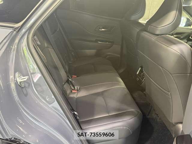Toyota Crown Sports 2025-04 8335404-6