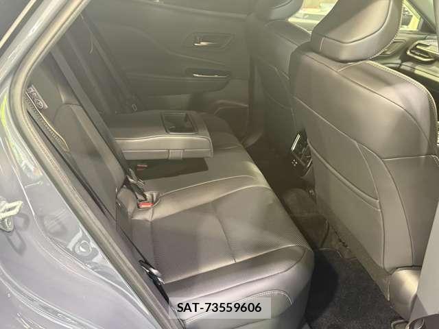 Toyota Crown Sports 2025-04 8335404-7