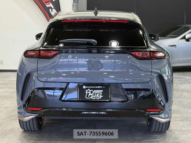 Toyota Crown Sports 2025-04 8335404-9