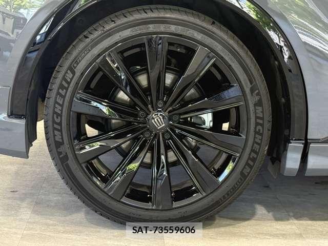 Toyota Crown Sports 2025-04 8335404-12