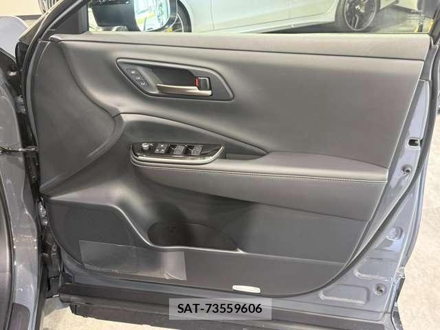 Toyota Crown Sports 2025-04 8335404-26