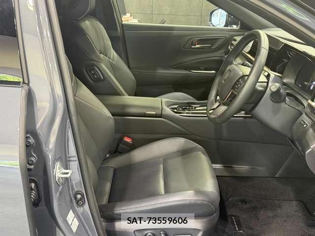 Toyota Crown Sports 2025-04 8335404-4
