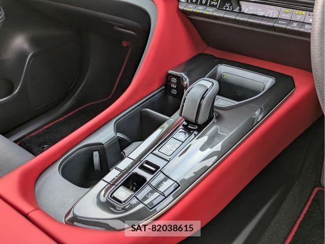 Toyota Crown Sports 2025-01 8335402-17