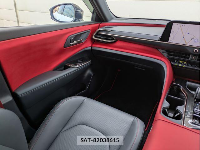 Toyota Crown Sports 2025-01 8335402-21
