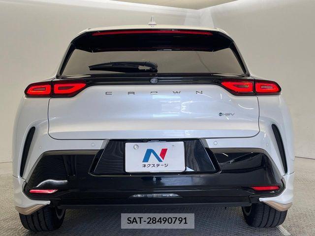 Toyota Crown Sports 2024-09 8335400-15