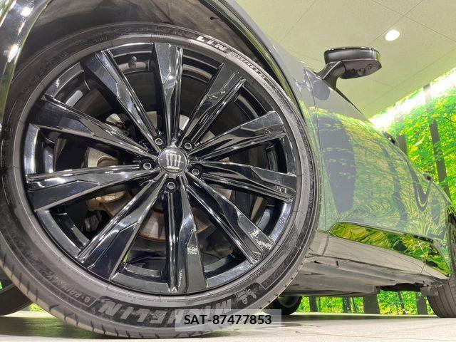 Toyota Crown Sports 2023-11 8335013-12