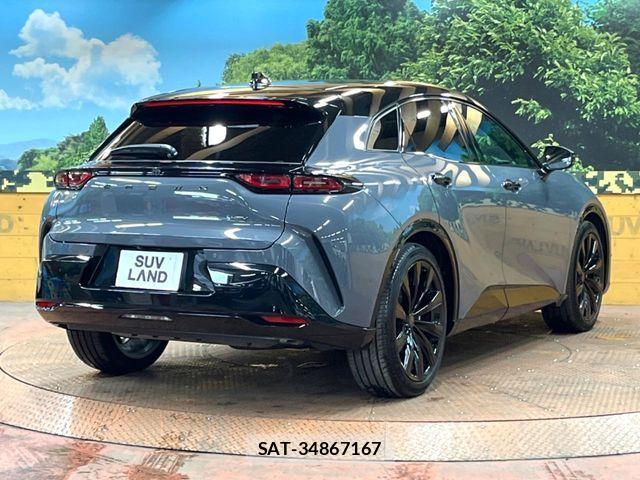 Toyota Crown Sports 2023-11 8354254-16