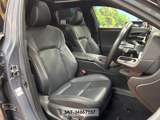 Toyota Crown Sports 2023-11 8354254-7