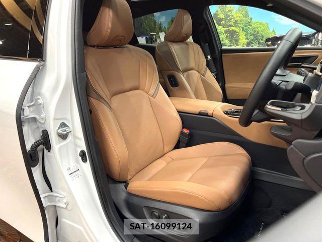 Toyota Crown Sports 2024-07 8354252-7