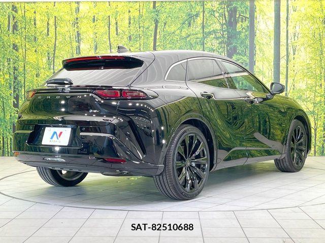 Toyota Crown Sports 2024-02 8354253-15