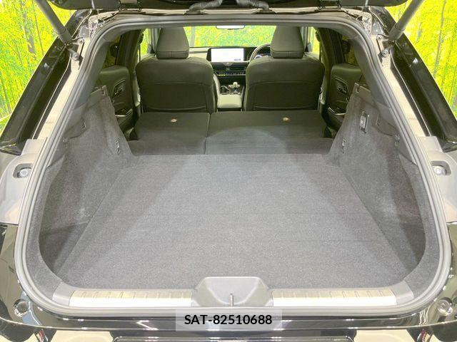 Toyota Crown Sports 2024-02 8354253-8
