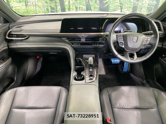 Toyota Crown Sports 2024-03 8365332-1