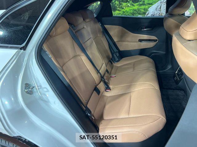 Toyota Crown Sports 2025-05 8365325-8