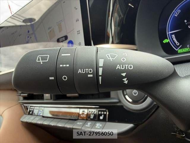 Toyota Crown Sports 2024-06 8365328-24