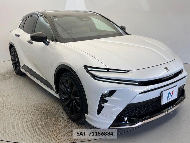 Toyota Crown Sports 2024-09 8365322-4