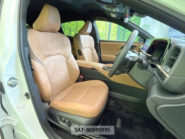 Toyota Crown Sports 2024-07 8365327-7