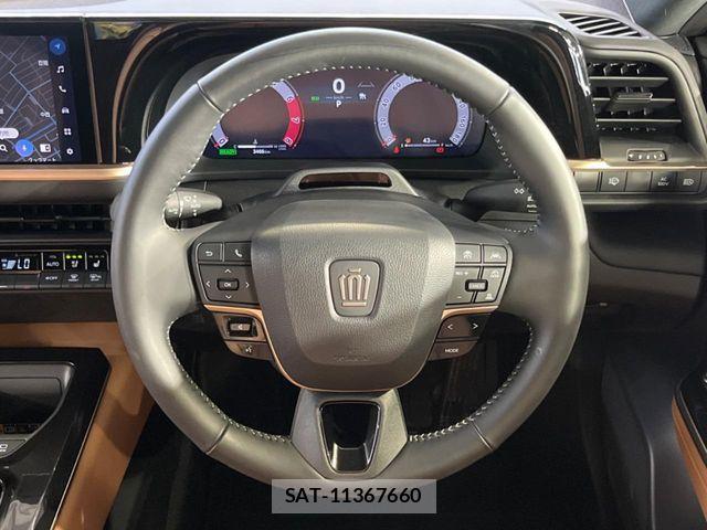 Toyota Crown Sports 2025-12 8365324-11
