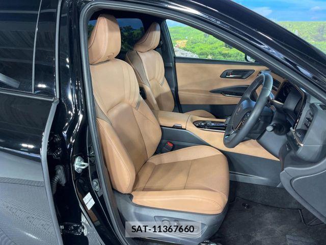 Toyota Crown Sports 2025-12 8365324-8