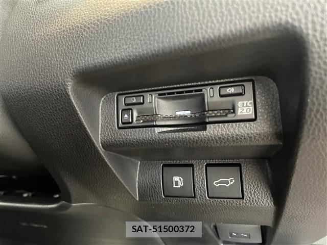 Toyota Crown Sports 2023-11 8371556-23