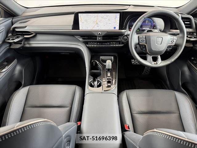 Toyota Crown Sports 2024-11 8411819-1