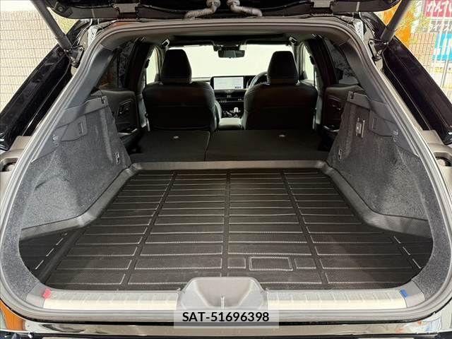 Toyota Crown Sports 2024-11 8411819-20
