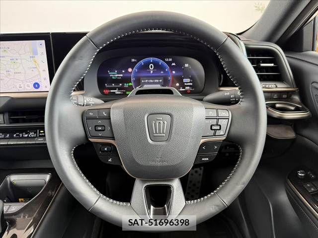 Toyota Crown Sports 2024-11 8411819-21