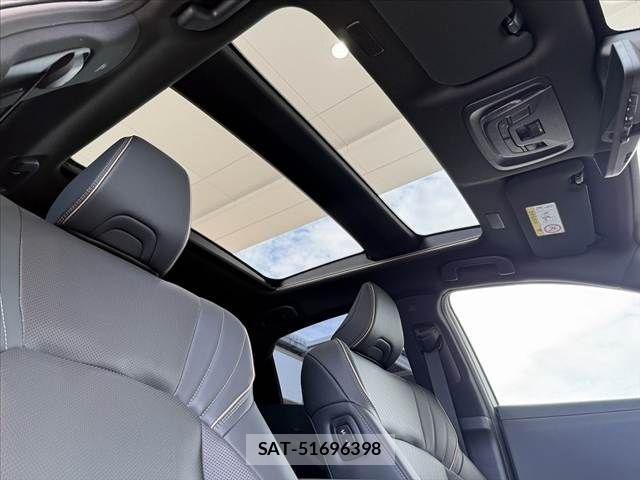 Toyota Crown Sports 2024-11 8411819-2
