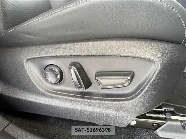 Toyota Crown Sports 2024-11 8411819-29