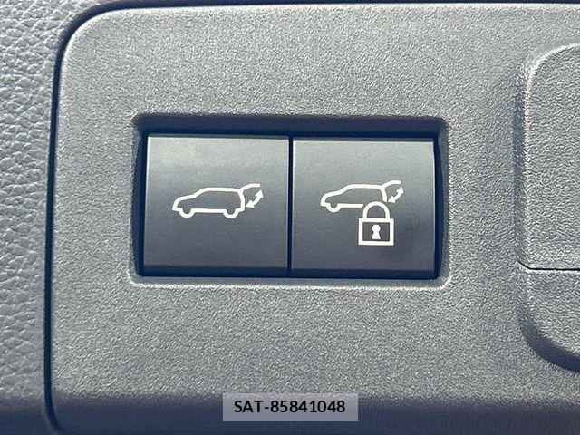Toyota Crown Sports 2026-02 8438035-5