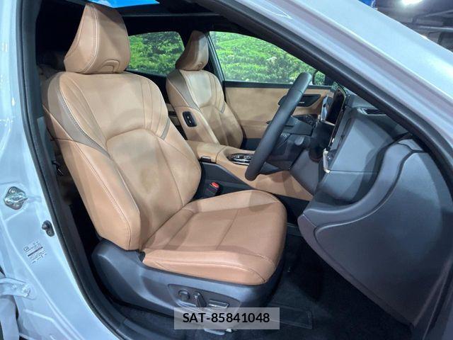 Toyota Crown Sports 2026-02 8438035-7