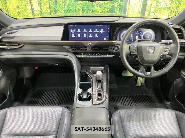 Toyota Crown Sports 2024-03 8438037-1