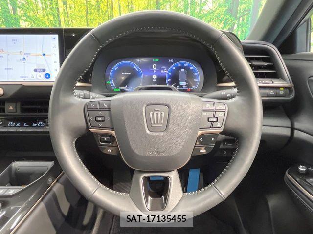 Toyota Crown Sports 2025-01 8438033-10