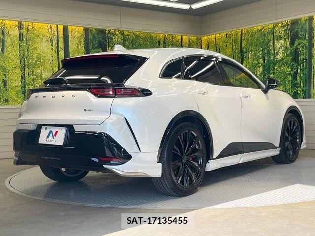 Toyota Crown Sports 2025-01 8438033-16