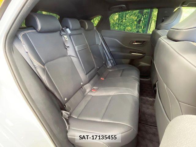 Toyota Crown Sports 2025-01 8438033-8