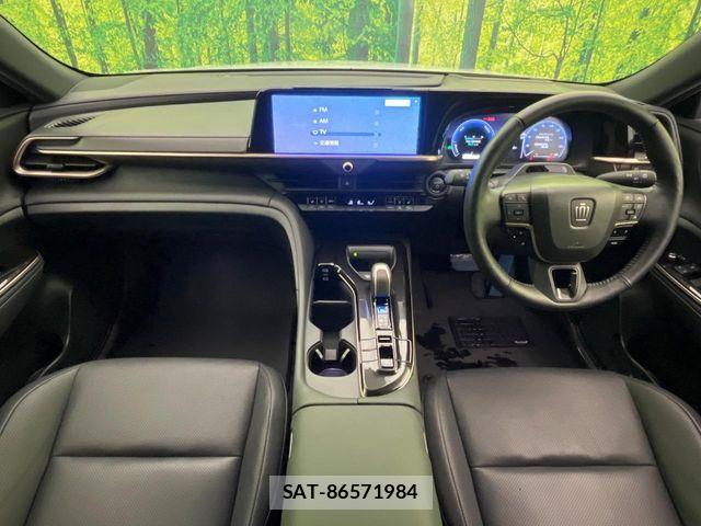 Toyota Crown Sports 2024-03 8438038-1