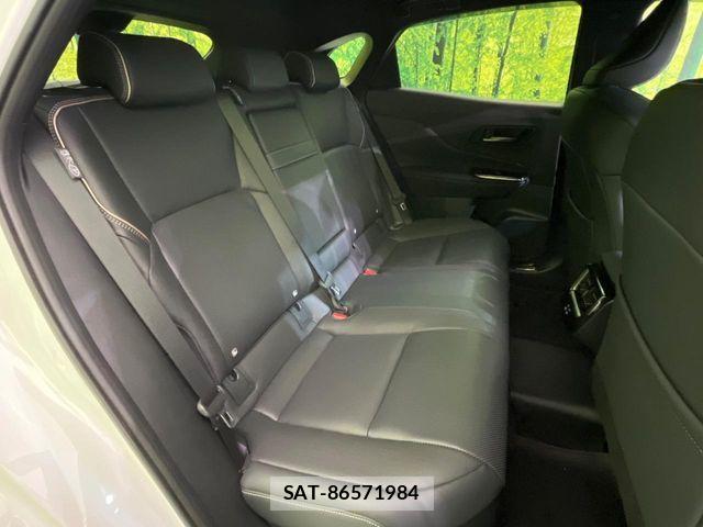Toyota Crown Sports 2024-03 8438038-8