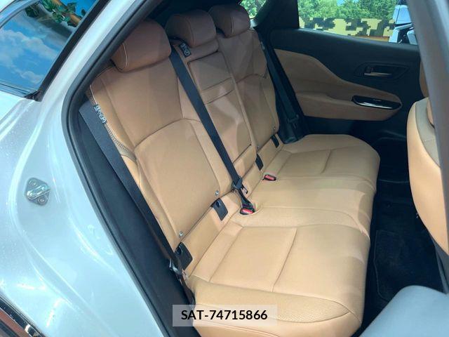 Toyota Crown Sports 2024-11 8438034-9