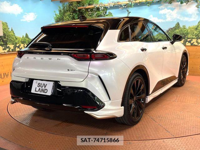 Toyota Crown Sports 2024-11 8438034-17